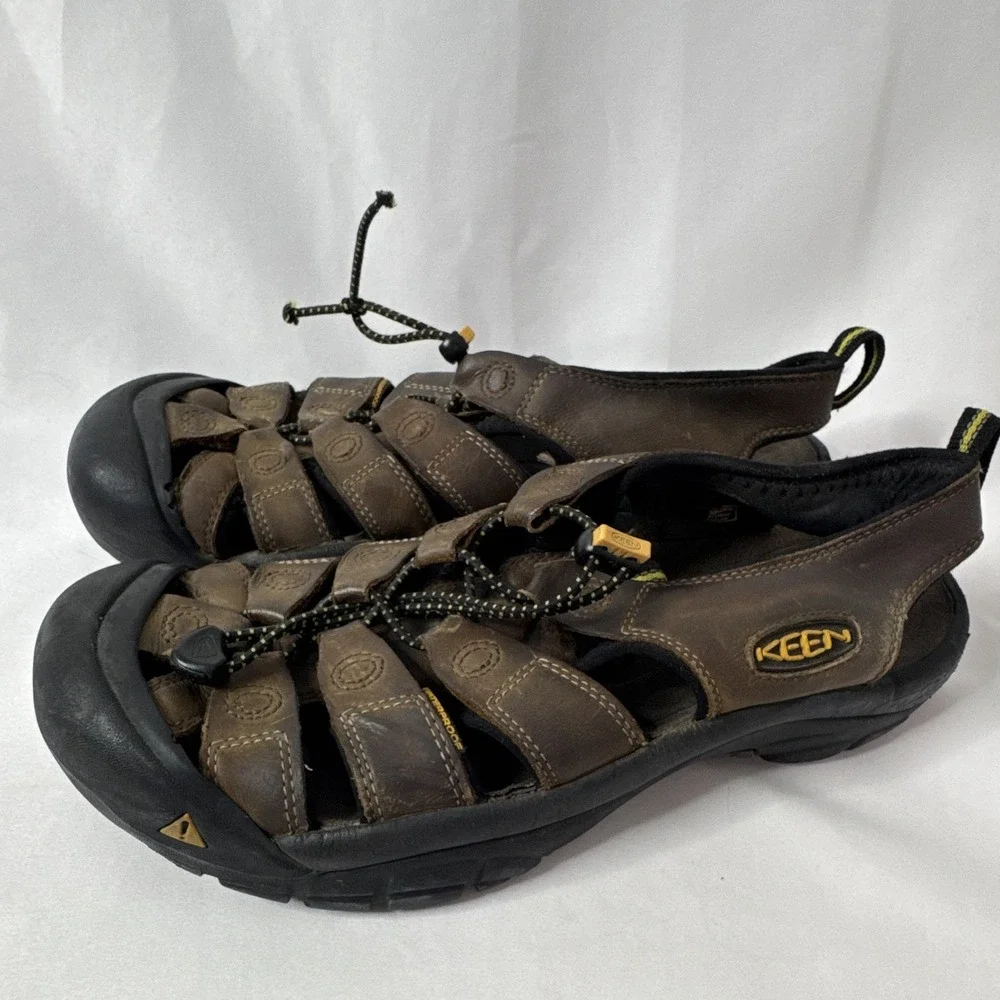Keen Newport Leather Sandals Mens 10.5 Size (Tag Worn Out)Footbed Measures 11 In